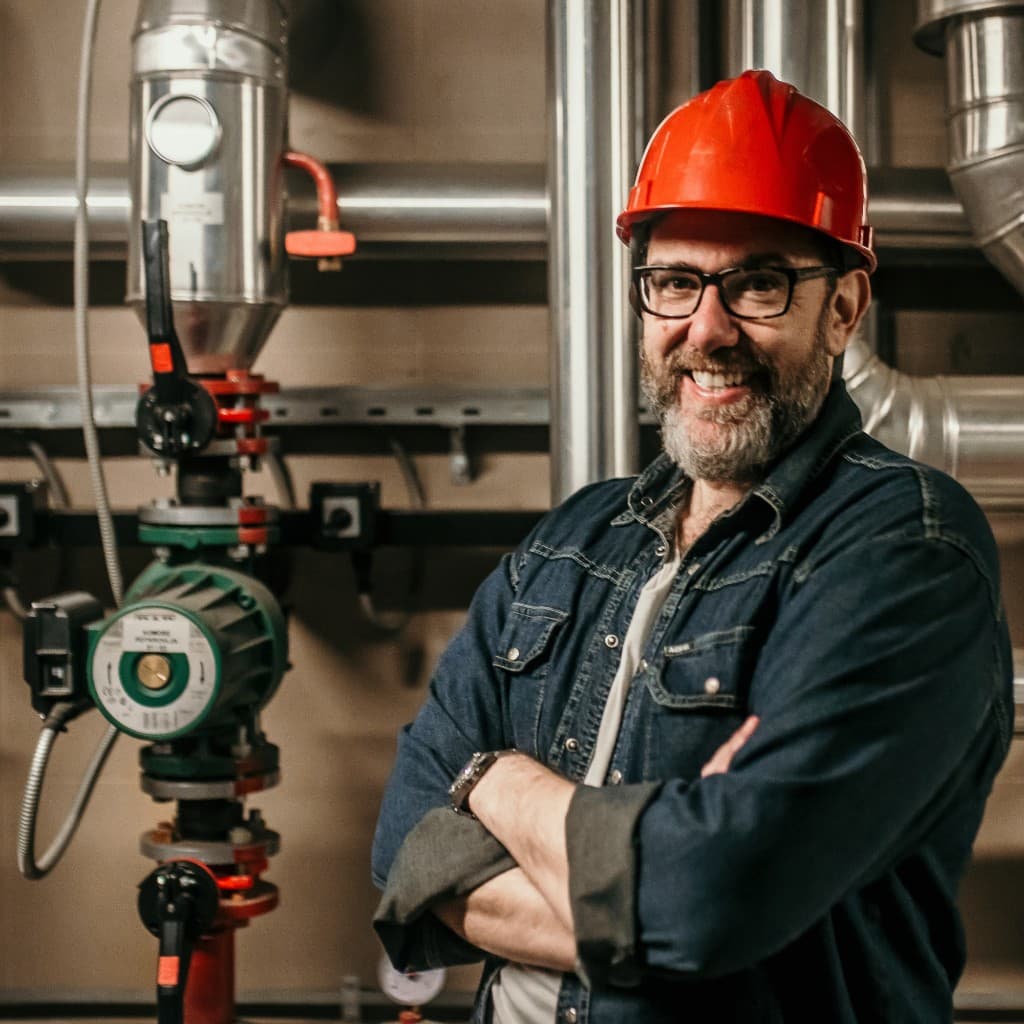 Industrial operations professional in a mechanical plant
